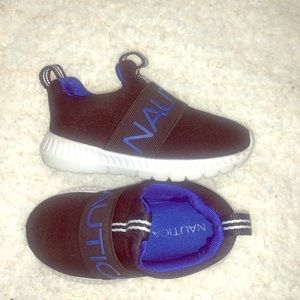 NAUTICA Sneakers boys size 5